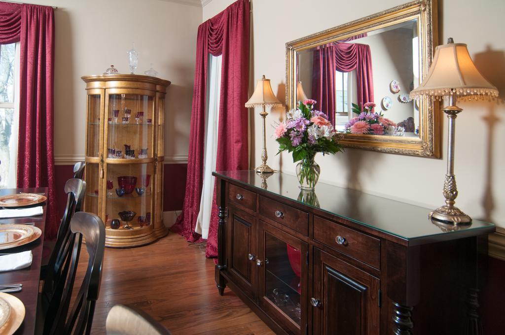 Greene Gables Inn White Hall 외부 사진