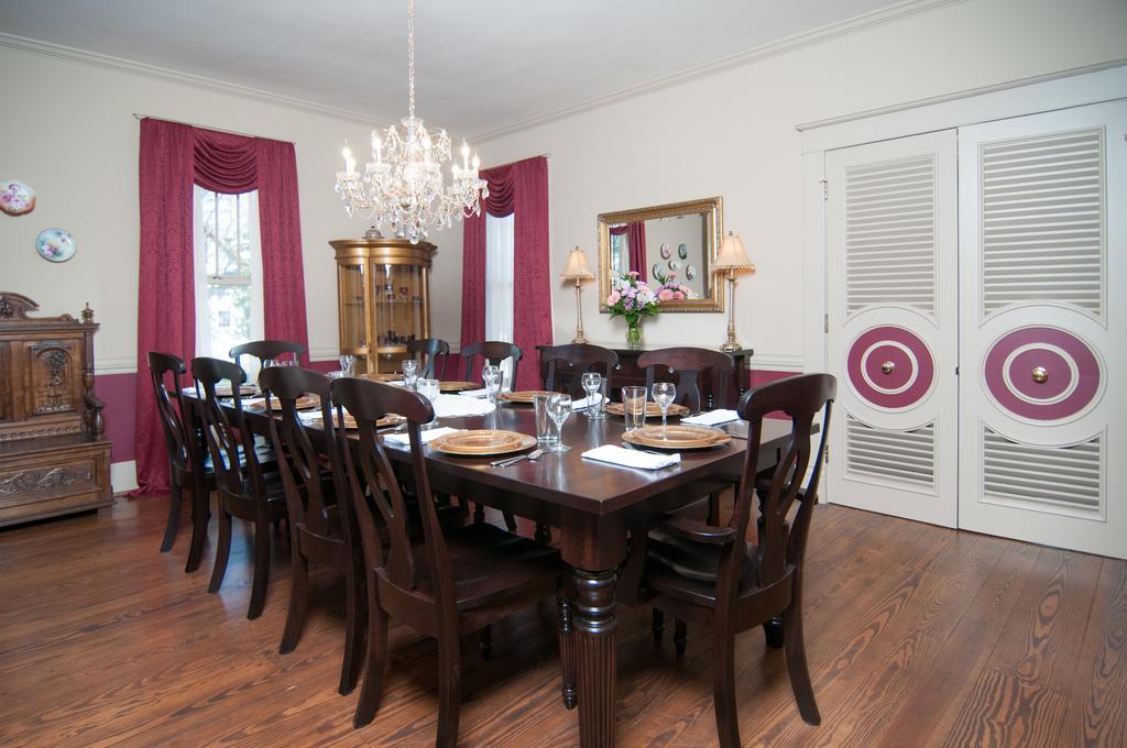 Greene Gables Inn White Hall 외부 사진
