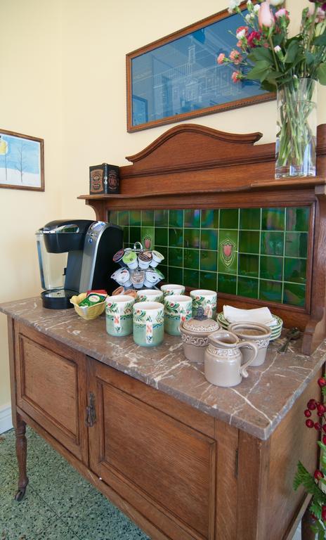 Greene Gables Inn White Hall 외부 사진